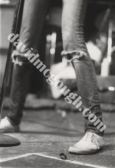 Joey Ramone , CBGB, NY 1977.jpg